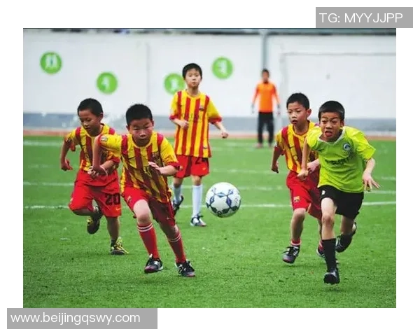 校园足球与绘画的完美结合我心中的热爱与梦想